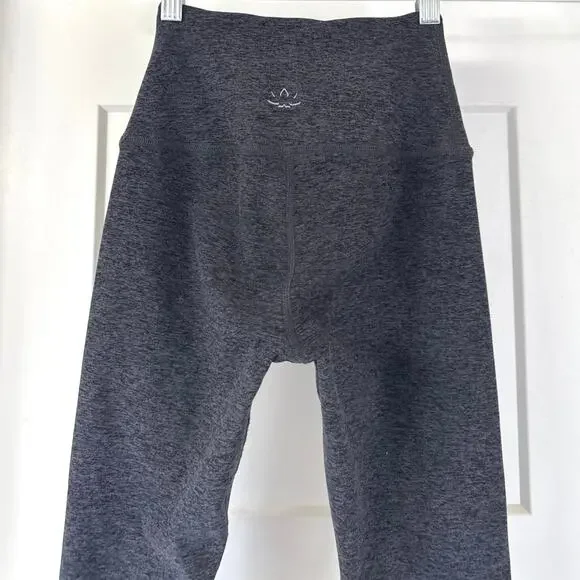 Beyond Yoga Spacedye Leggings Size S Heathered Blue *EUC Logo The Bar Method - Picture 5 of 7